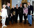 Med "Gustav III" som bar fram medaljerna, står fr v Erik Näslund, Edith Roger, Mariane Orlando, Terje Thoresen (ordf), Prinsessan Christina, fru Magnuson och Mats Ek. Fotograf Cristian Hillbom